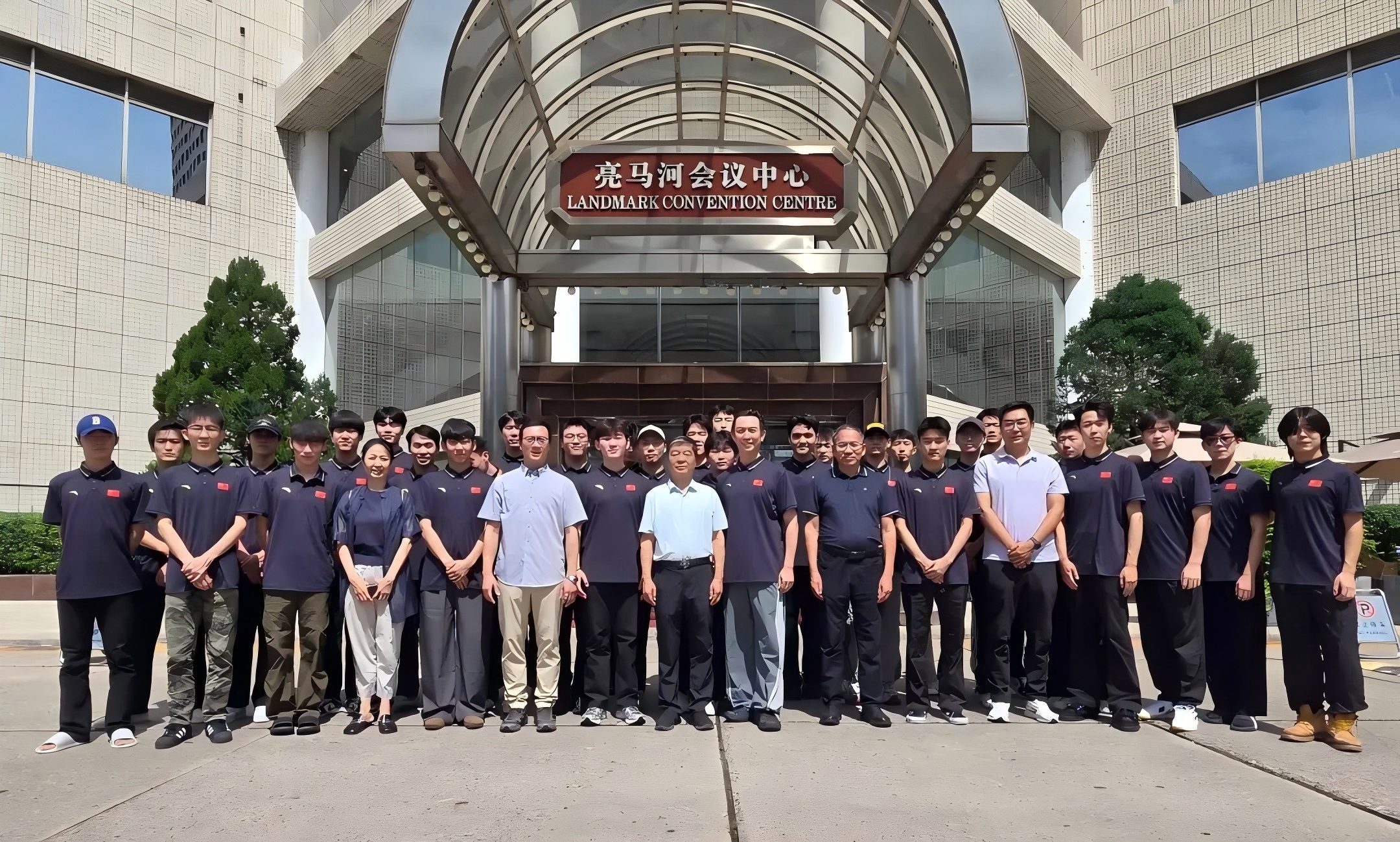 内艺骄傲 | 我校36名学子参演抗战胜利80周年文艺晚会